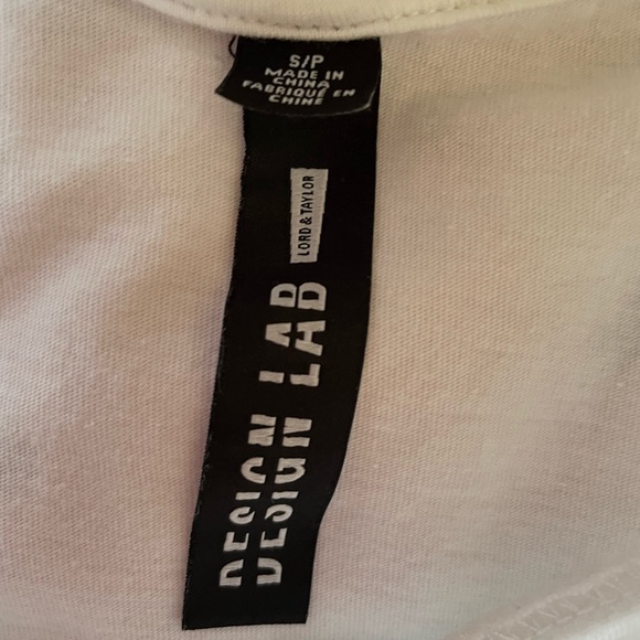 Design Lab size Small solid white cotton t-shirt with “flare” cut 🌻 - Picture 2 of 4